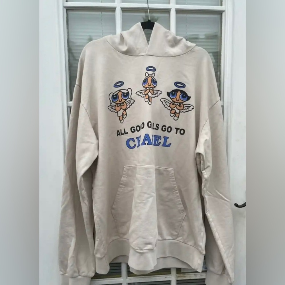 Mega Yacht All good Girls go to Chanel Hoodie
Size:XXL